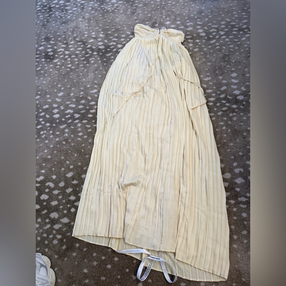Elegant Cream Pleated Skirt